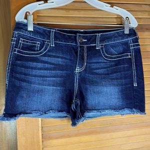 Maurices Frayed Cut-Off Denim Shorts EUC Sz: 9/10
